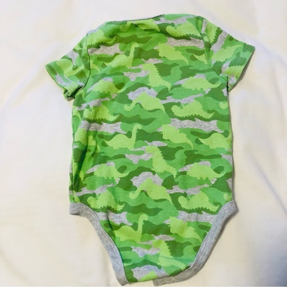 👀4/$25 Size 24 month 2 T Camo onesie and Black Mess Maker Tshirt - Picture 4 of 8